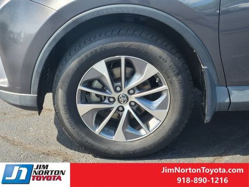 Used 2016 Toyota RAV4 XLE AWD/4WD image 12