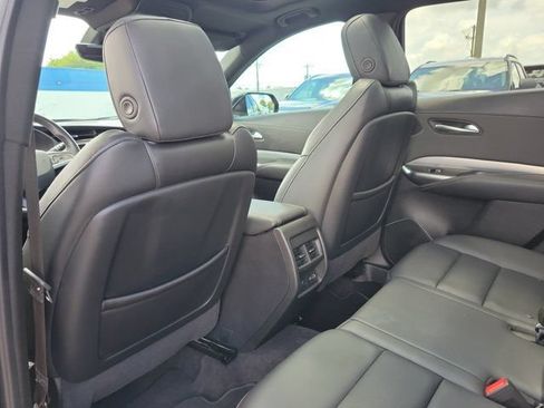 Used 2022 Cadillac XT4 Premium Luxury w/ Enhanced Visibility Package FWD image 17