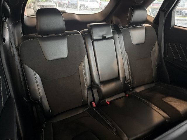 Used 2020 Ford Edge ST w/ Cold Weather Package AWD/4WD image 17
