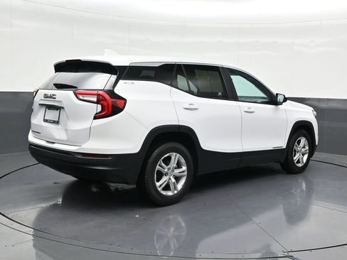 Used 2022 GMC Terrain SLE image 5