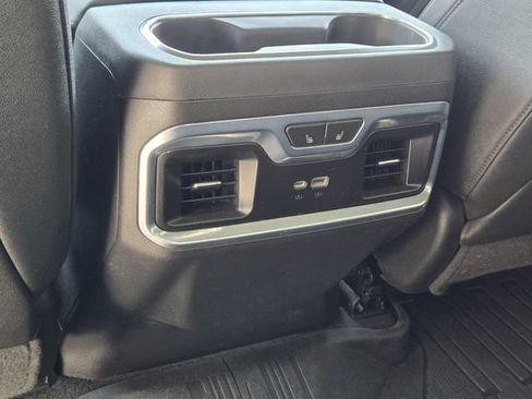 Used 2022 GMC Sierra 1500 SLT AWD/4WD image 39
