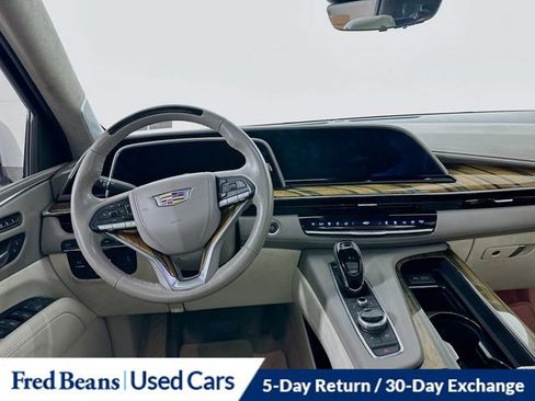 Used 2022 Cadillac Escalade Premium Luxury Platinum AWD/4WD image 30