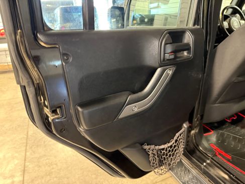 Used 2016 Jeep Wrangler Unlimited Sport AWD/4WD image 35
