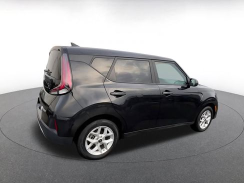 Used 2025 Kia Soul LX w/ LX Technology Package image 13