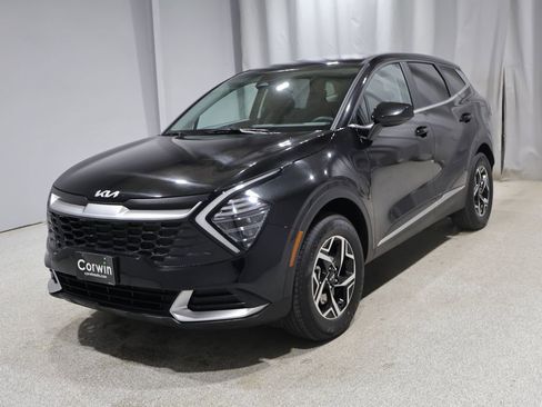 Used 2025 Kia Sportage LX image 7