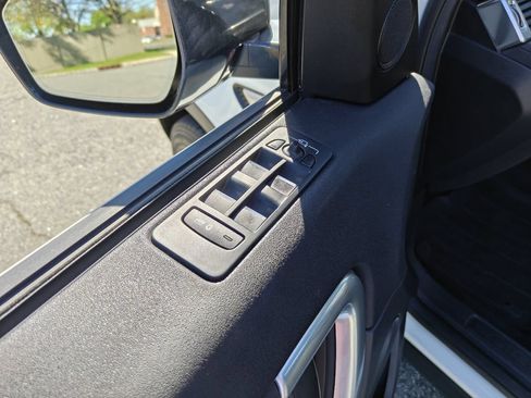 Used 2019 Land Rover Discovery Sport HSE AWD/4WD image 15