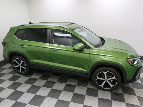 New 2026 Volkswagen Taos SEL image 5