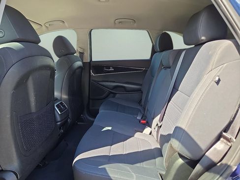 Used 2019 Kia Sorento AWD V6 image 8