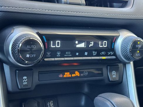 Used 2025 Toyota RAV4 XLE AWD/4WD image 18