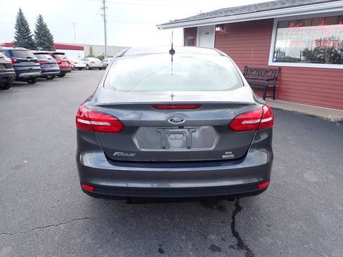 Used 2016 Ford Focus SE FWD image 5