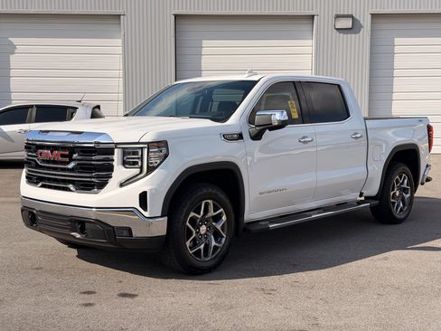 Used 2025 GMC Sierra 1500 SLT w/ SLT Premium Package AWD/4WD image 7