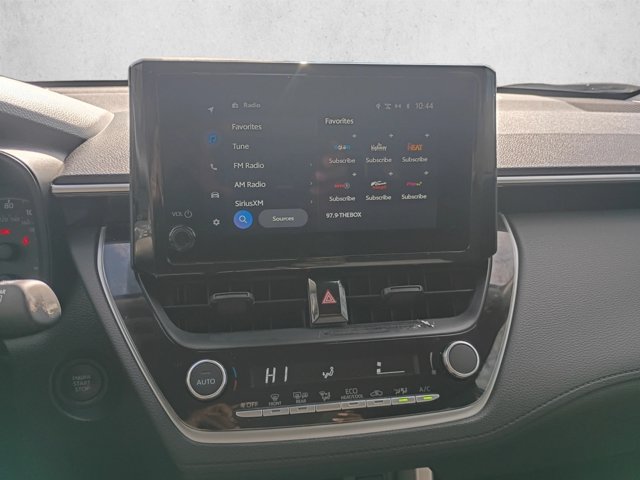 Used 2025 Toyota Corolla Cross LE FWD image 15