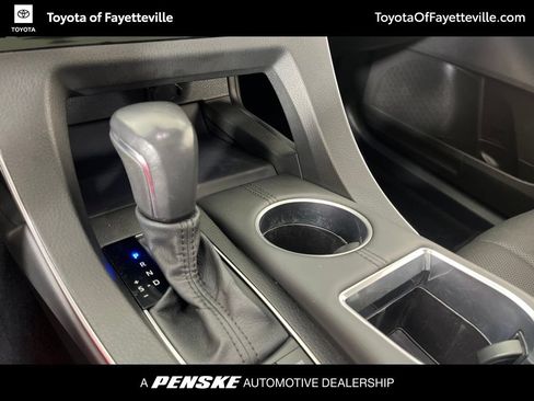 Used 2022 Toyota Avalon XSE FWD image 32