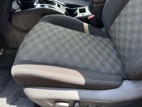 Used 2020 Nissan Rogue Sport SV AWD/4WD image 28
