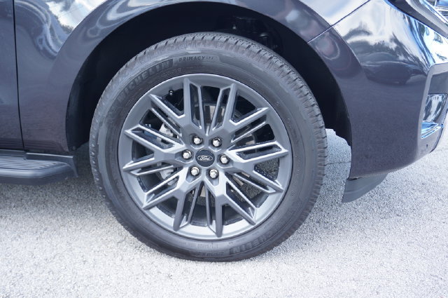 Used 2026 Ford Expedition Max Platinum w/ Stealth Appearance Package AWD/4WD image 38