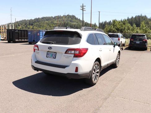 Used 2017 Subaru Outback 3.6R Limited AWD/4WD image 5