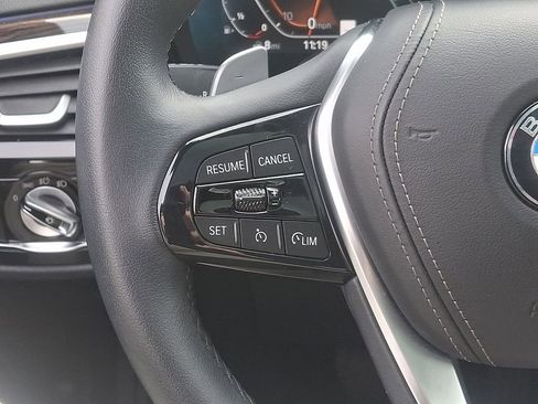 Used 2023 BMW 530i w/ Premium Package image 21