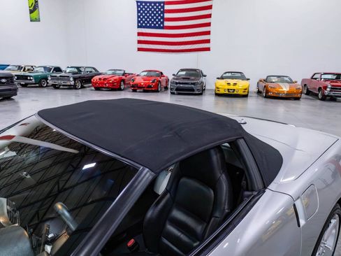 Used 2005 Chevrolet Corvette Convertible w/ Preferred Equipment Group RWD image 33