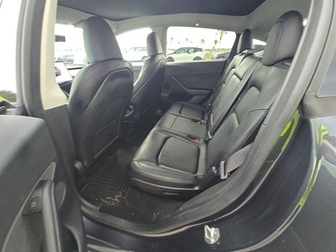 Used 2025 Tesla Model Y Long Range AWD/4WD image 19