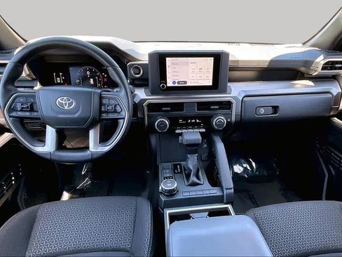 Used 2025 Toyota 4Runner SR5 AWD/4WD image 15