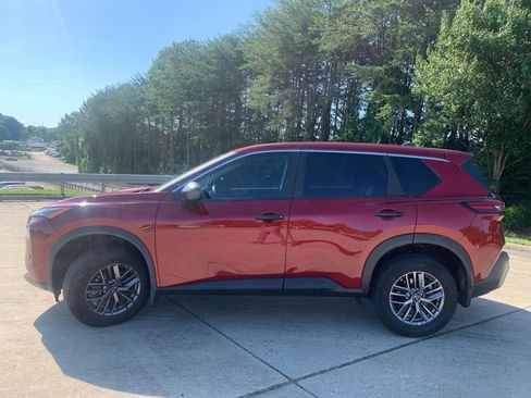 Used 2023 Nissan Rogue S AWD/4WD image 12