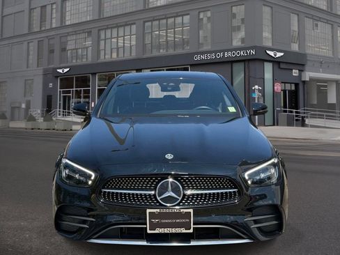 Used 2022 Mercedes-Benz E 350 4MATIC Sedan image 2