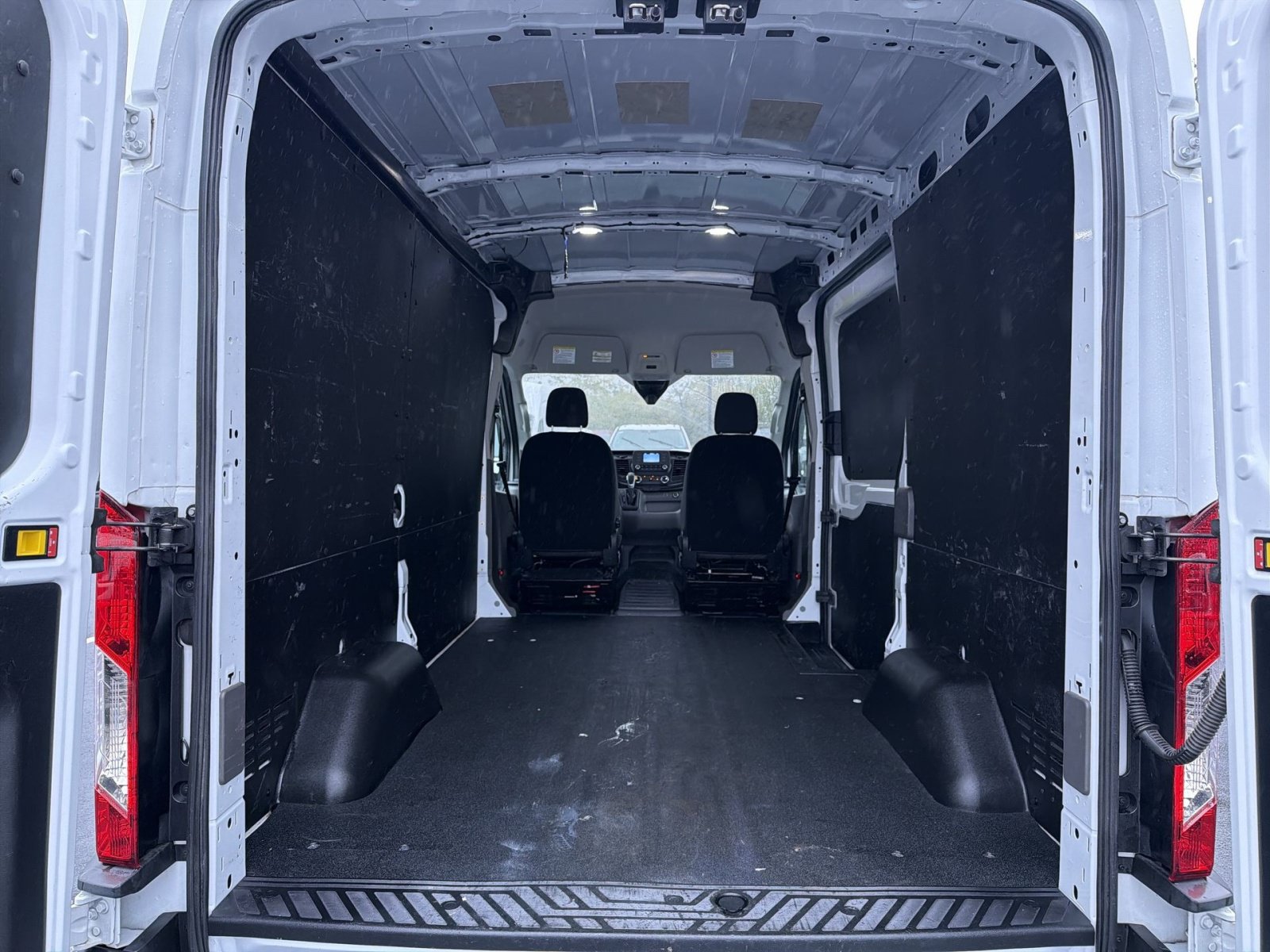 Used 2023 Ford Transit 250 Medium Roof w/ Load Area Protection Package RWD image 26