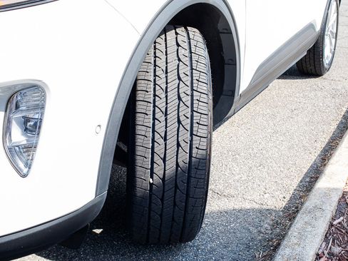 Used 2022 Ford Escape Titanium w/ Titanium Elite Package image 9