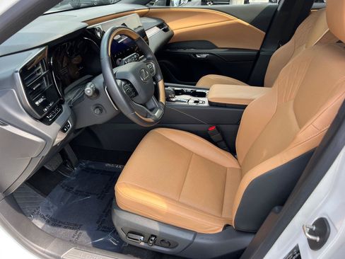 Certified 2025 Lexus RX 350 Premium w/ Accessory Package (Z1) FWD image 9