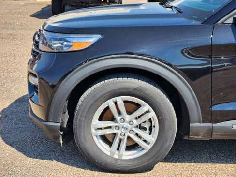 Used 2023 Ford Explorer XLT w/ Equipment Group 202A image 11