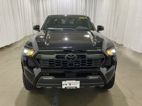 New 2025 Toyota Tacoma TRD Off-Road image 9