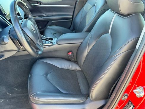 Used 2023 Toyota Camry XSE image 9