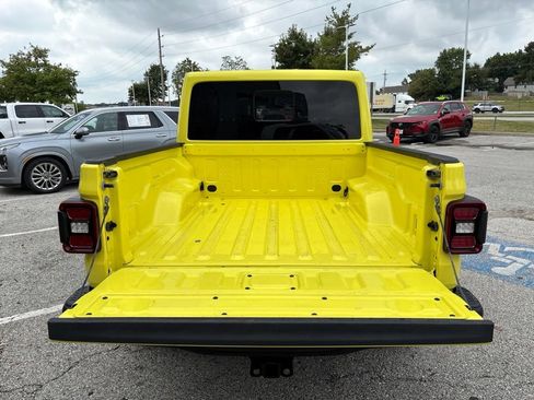 Used 2024 Jeep Gladiator Mojave AWD/4WD image 12