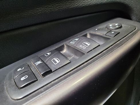 Used 2020 Jeep Cherokee Latitude Plus FWD image 27