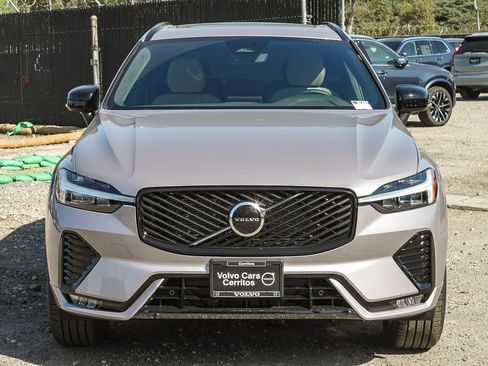 New 2026 Volvo XC60 B5 Core image 2