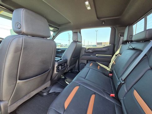 Used 2024 GMC Sierra 1500 AT4 w/ AT4 Premium Package image 27
