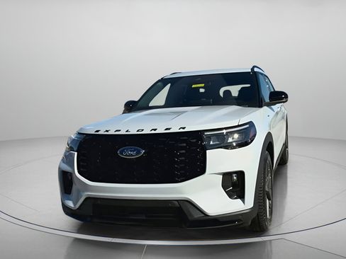 New 2026 Ford Explorer ST-Line w/ ST-Line Street Pack image 9