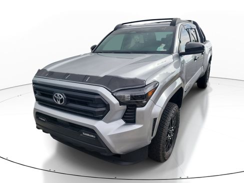 Used 2025 Toyota Tacoma SR5 RWD image 2