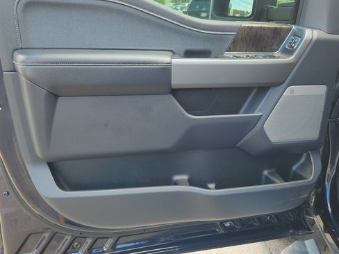 Certified 2025 Ford F250 Lariat AWD/4WD image 17