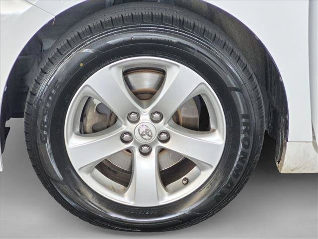 Used 2013 Toyota Sienna L FWD image 23