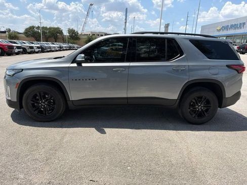 Used 2023 Chevrolet Traverse LS w/ Midnight/Sport Edition FWD image 5