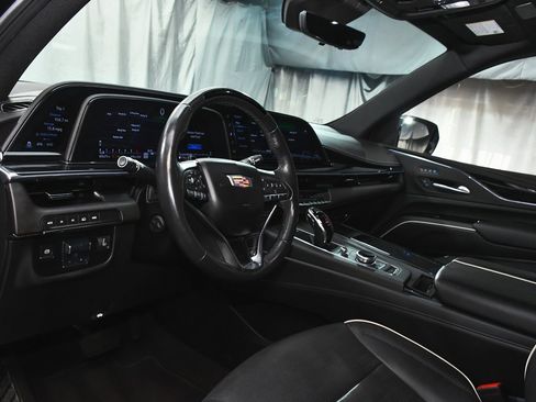 Used 2024 Cadillac Escalade Sport image 18