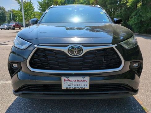 Used 2023 Toyota Highlander XLE FWD image 9