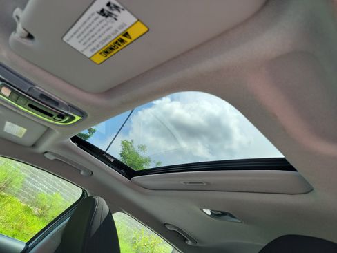 Used 2025 Hyundai Elantra SEL FWD image 3