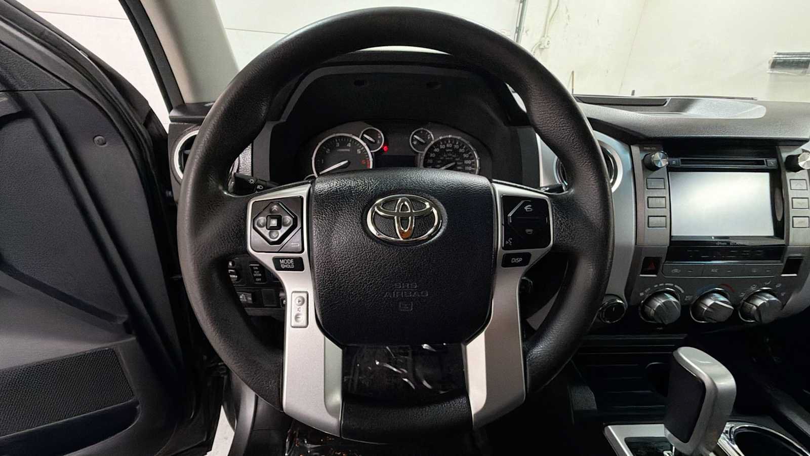 Used 2015 Toyota Tundra SR5 w/ SR5 Upgrade Package AWD/4WD image 16