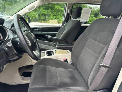 Used 2015 Dodge Grand Caravan SXT w/ UConnect Hands-Free Group FWD image 35
