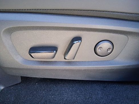 New 2026 Nissan Pathfinder Platinum w/ Cargo Package FWD image 27