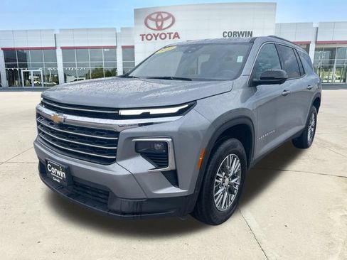 Used 2024 Chevrolet Traverse LT AWD/4WD image 7