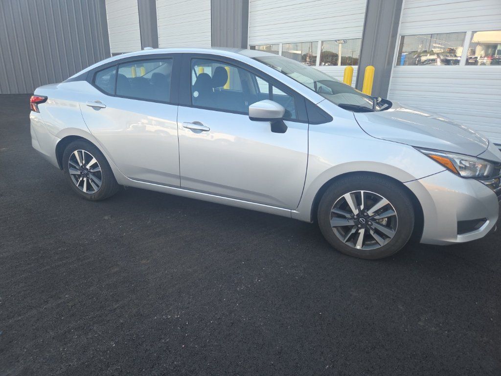 Used 2025 Nissan Versa SV FWD image 13
