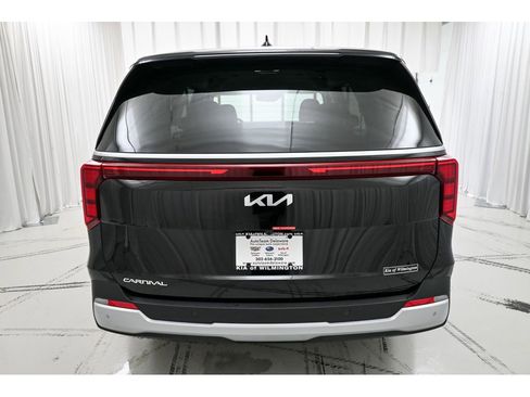 New 2026 Kia Carnival image 6